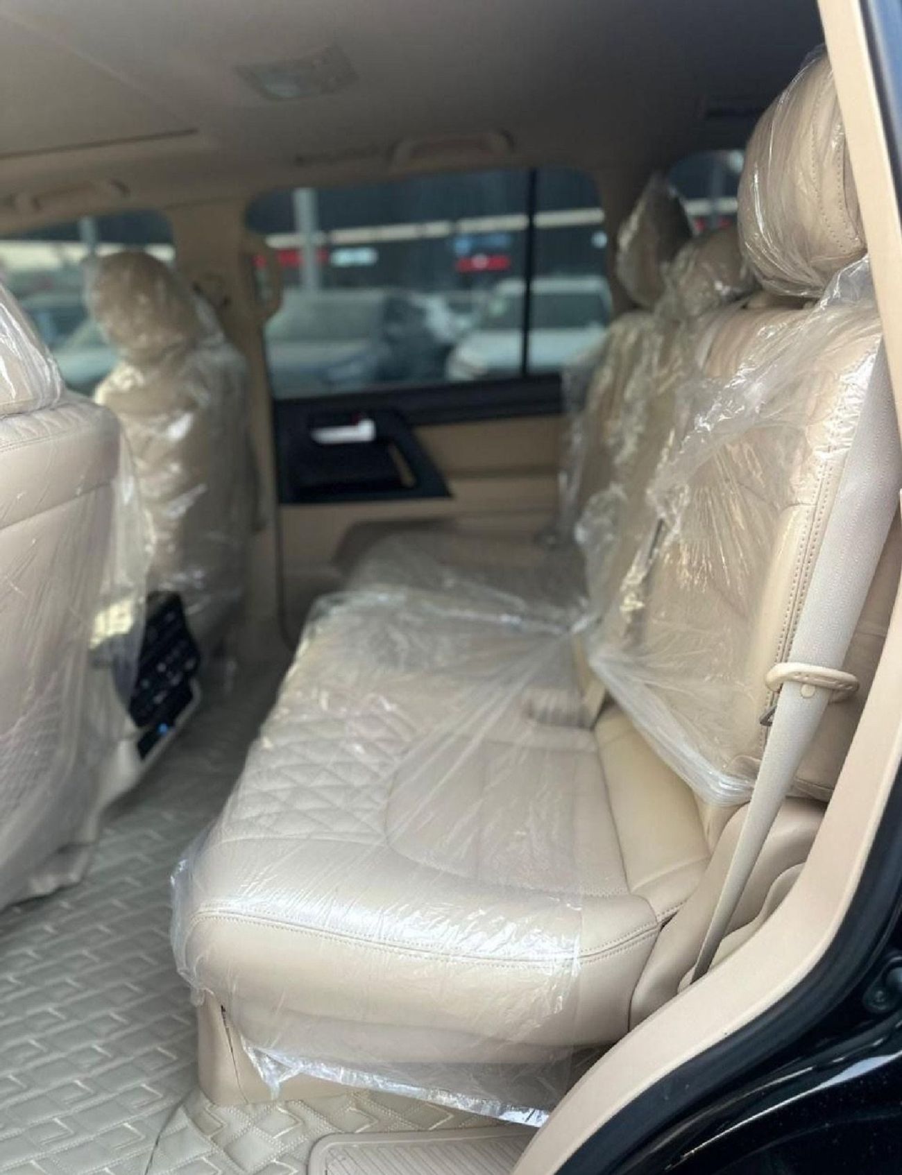 تويوتا لاند كروزر GXR 2012 Facelift to 2024 Shape LC300 Full Option Very Clean And Perfect condition