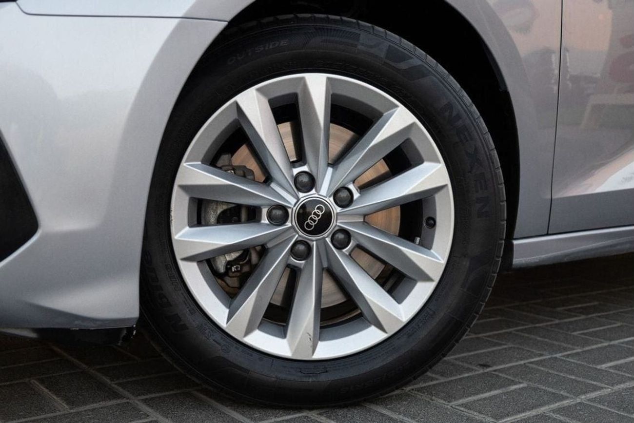 Audi A3 35 TFSI 1.4L Audi A3 35TFSI 2021 GCC under Warranty with Flexible Down-Payment.