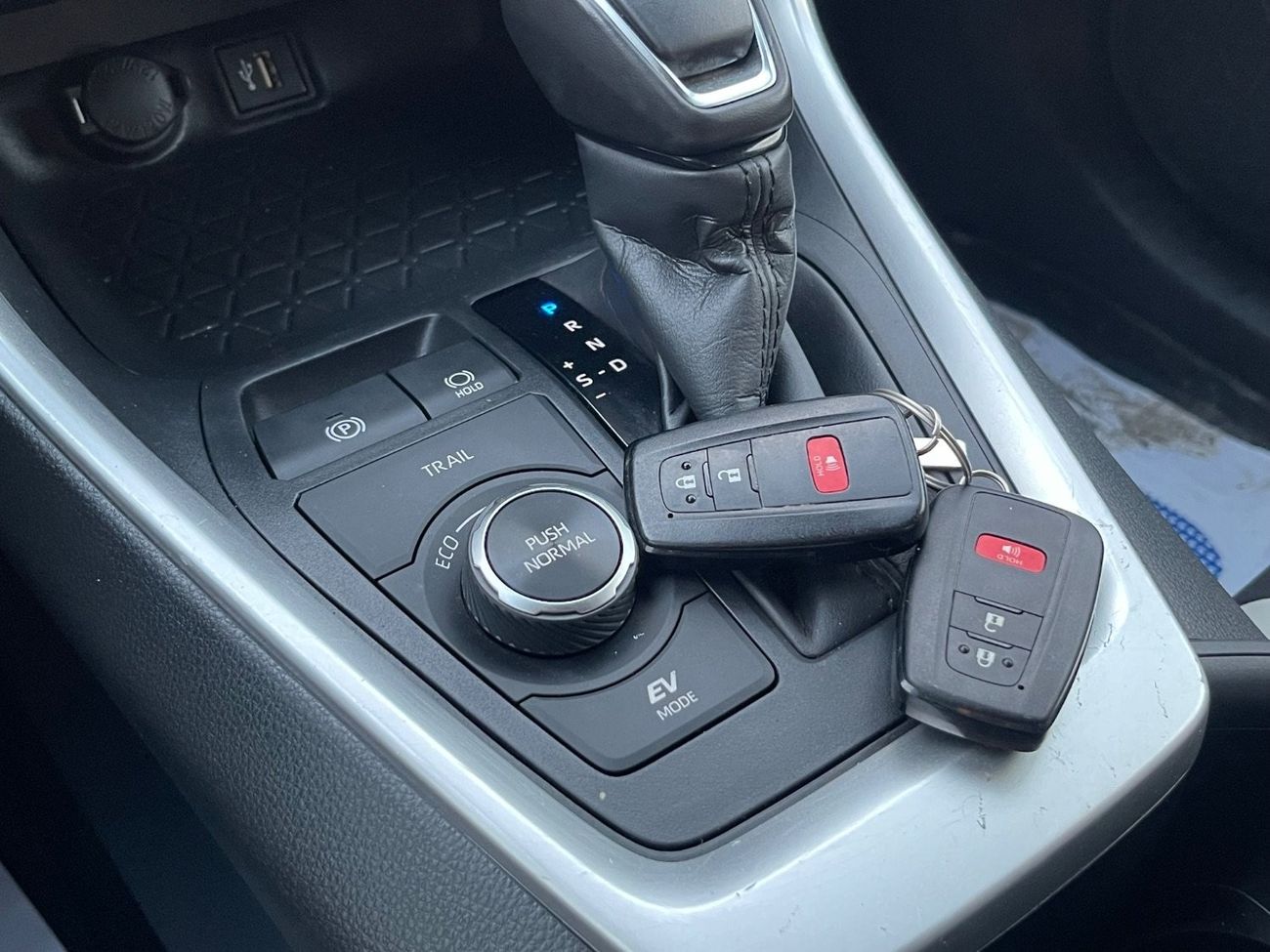 تويوتا راف ٤ 2023 TOYOTA RAV4 SE HYBRID 4x4 IMPORTED FROM USA