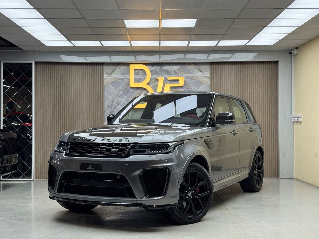 Land Rover Range Rover Sport SVR 5.0L (575 HP) AWD