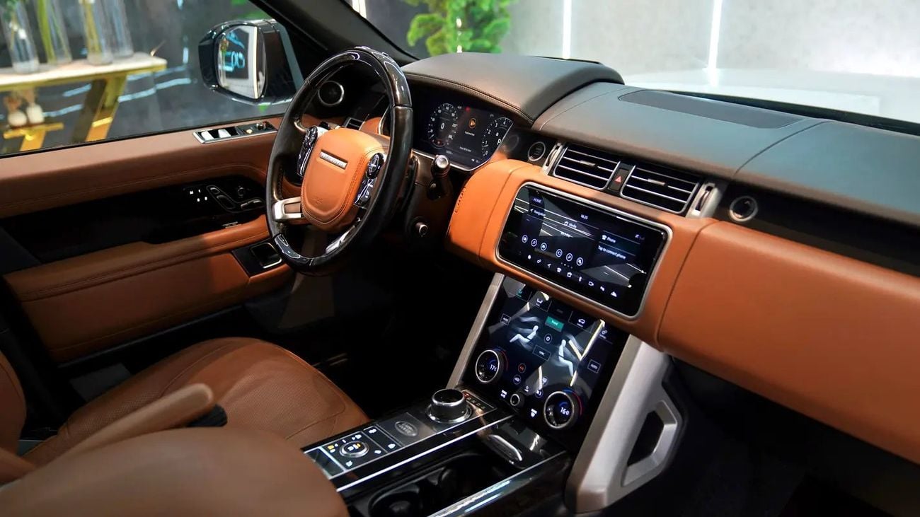 لاند روفر رينج روفر LWB Autobiography P400 3.0L AUTOBIOGRAPHY RR VOGUE || GCC II FULLY LOADED I| PANORAMIC I| SCREENS ||