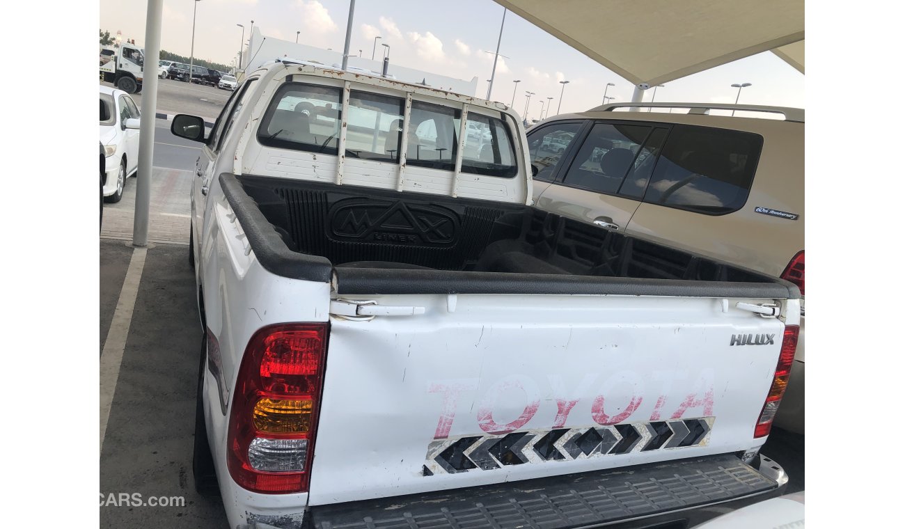 Toyota Hilux D/c pick up,model:2009. Excellent condition