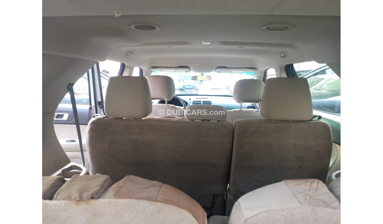 Ford Explorer 2014 GCC model, without accidents, cruise control, rear spoiler sensors, in excellent condition