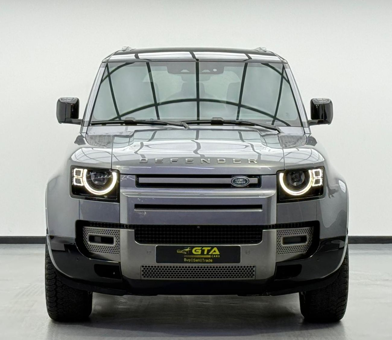 Land Rover Defender P300 110 SE 2.0L (5 Seater) 2024 Land Rover Defender SE P300 110, 2028 LR Warranty, Very Low Km, Ful