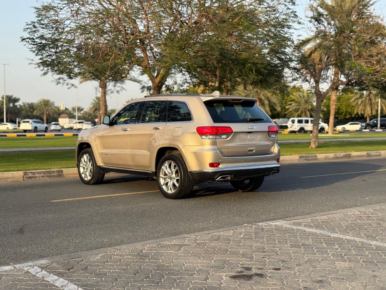 جيب جراند شيروكي Limited 3.6L