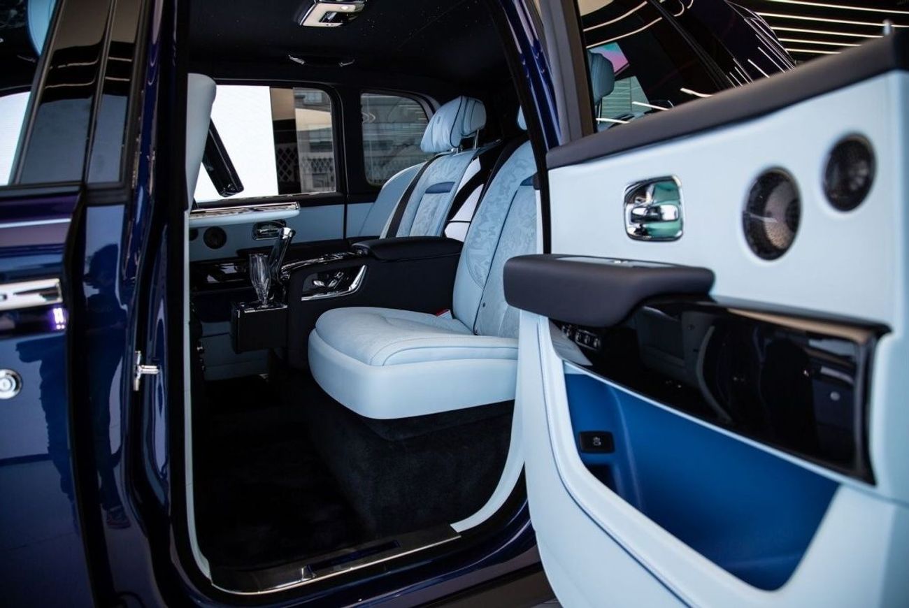 Rolls-Royce Cullinan BLUE SHADOW