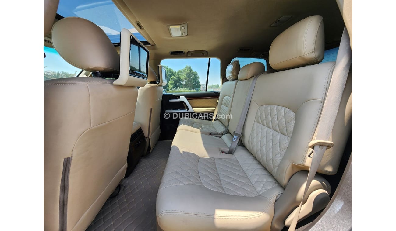 Toyota Land Cruiser Facelifted