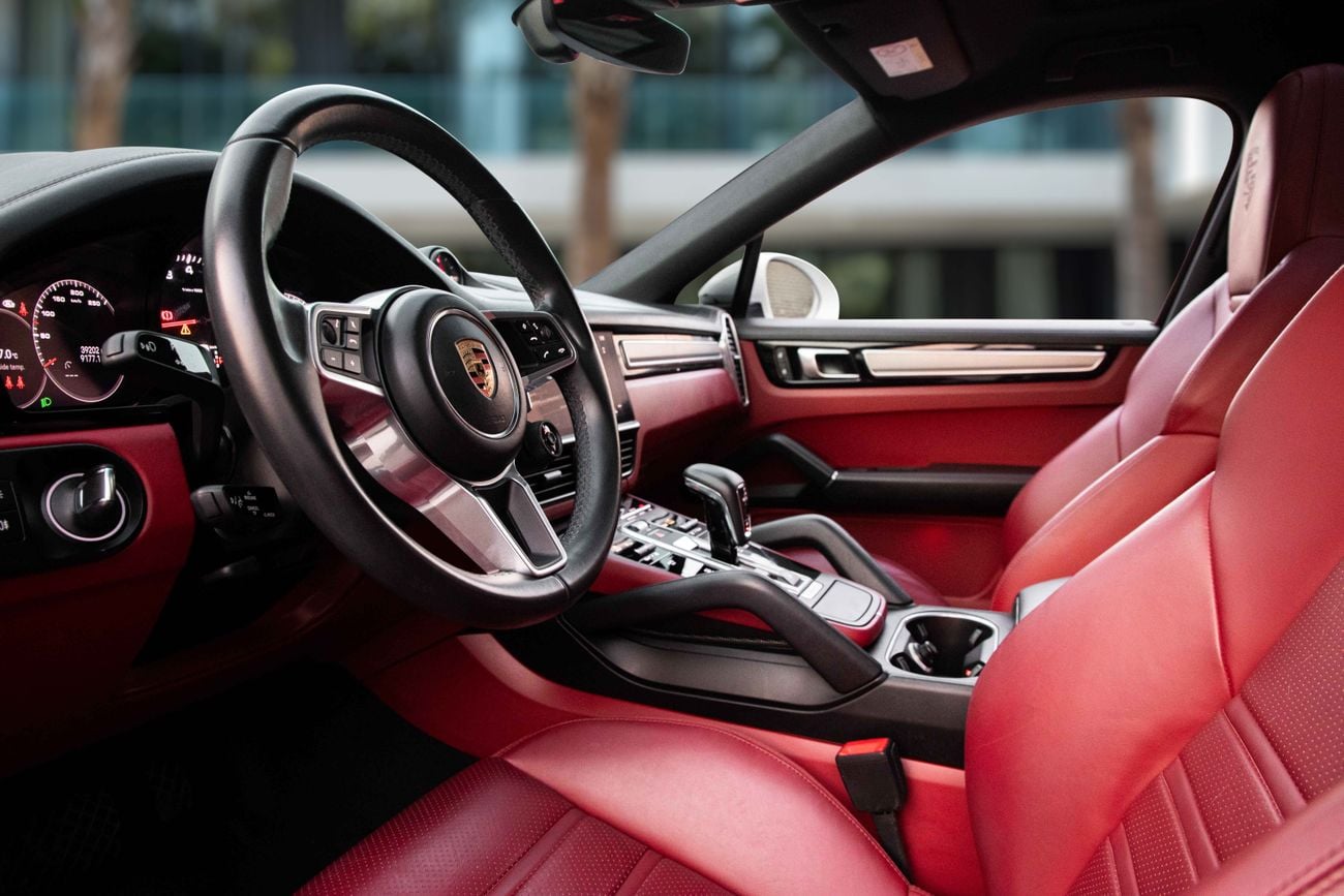 Porsche Cayenne COUPE Cayenne Coupe Chrono Pack | 5,582 P.M | 0% Downpayment | UNDER WARRANTY!