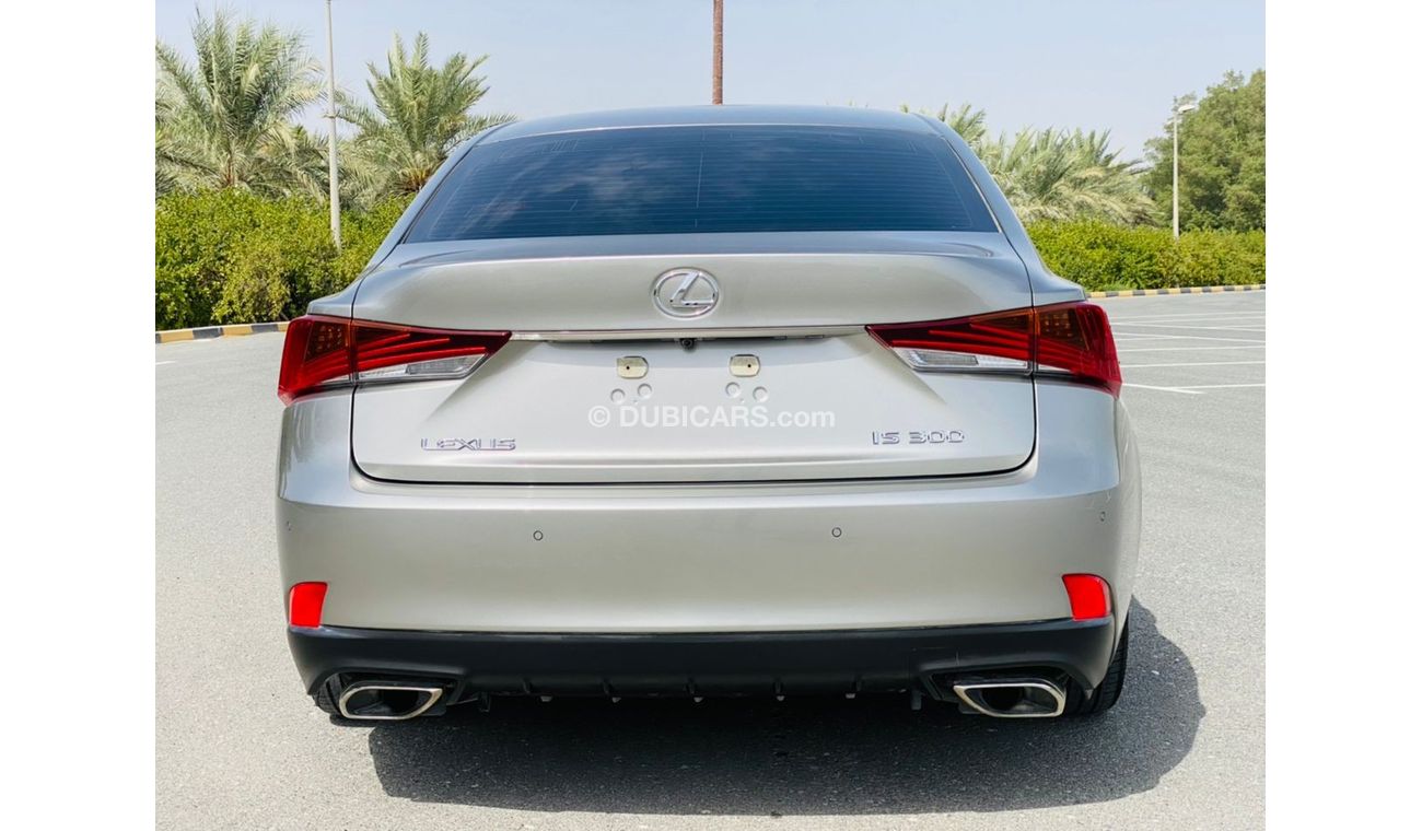 Lexus IS300 Platinum Lexus is 300 GCC full option perfect condition original paint under warranty