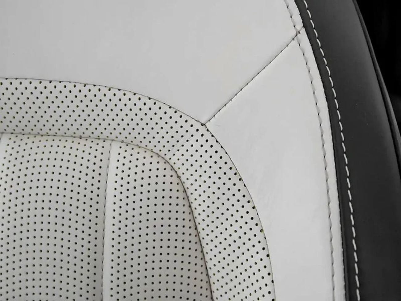 مرسيدس بنز أي أم جي جي تي 63 SE Performance (4 Door)