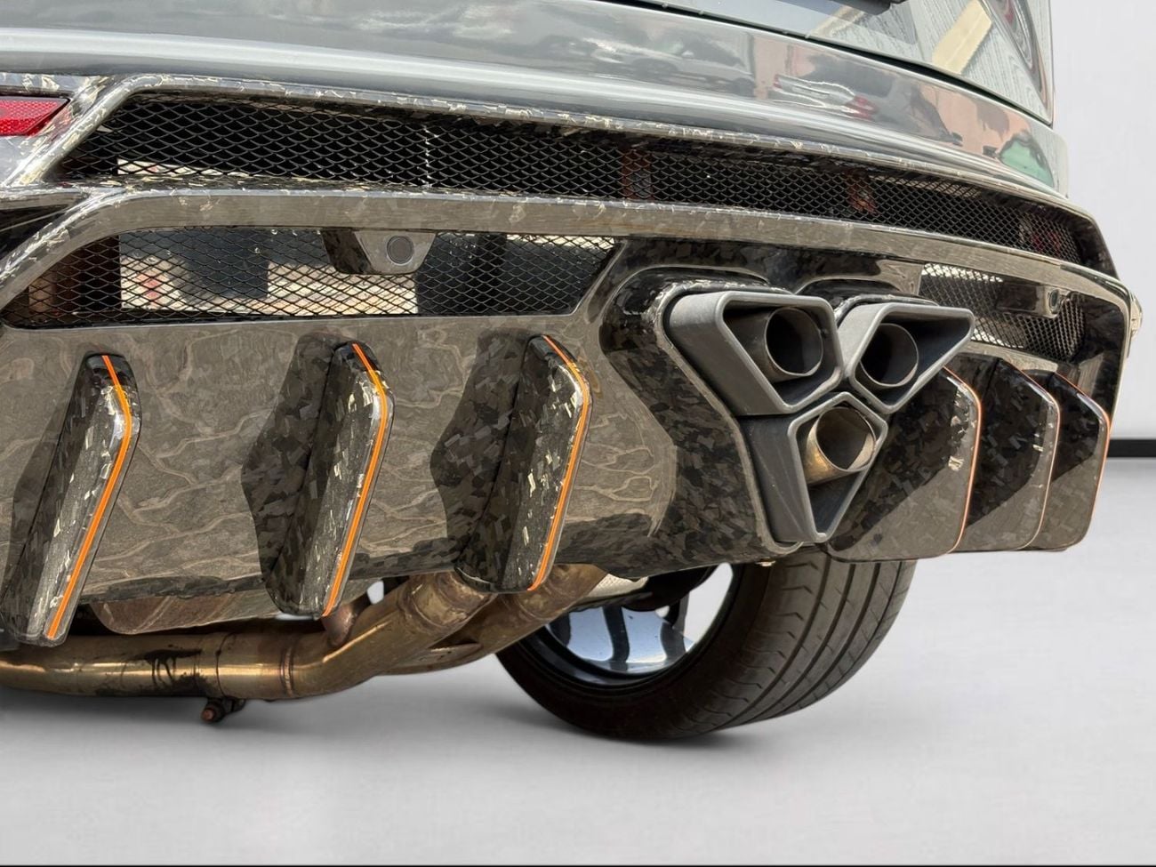 Lamborghini Urus STD AED 12,780 P.M | 0% DOWN PAYMENT | LAMBORGHINI URUS MANSORY KIT | 4.0L TWIN-TURBO V8 | FULL SERV