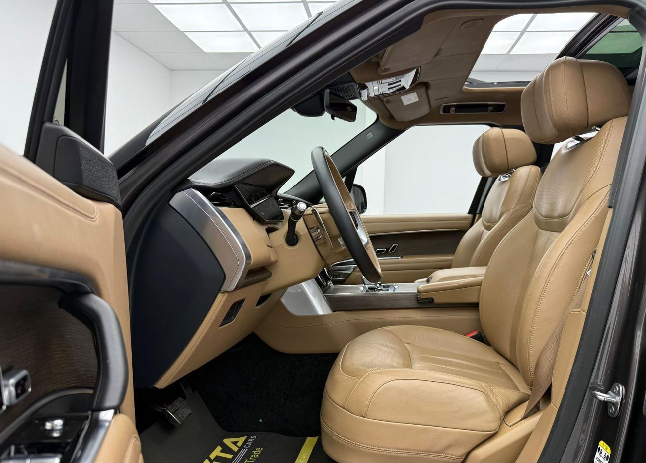 Land Rover Range Rover LWB Autobiography P400 3.0L 2022 Range Rover Vogue Autobiography, 2027 RR Warranty, 2026 RR Service