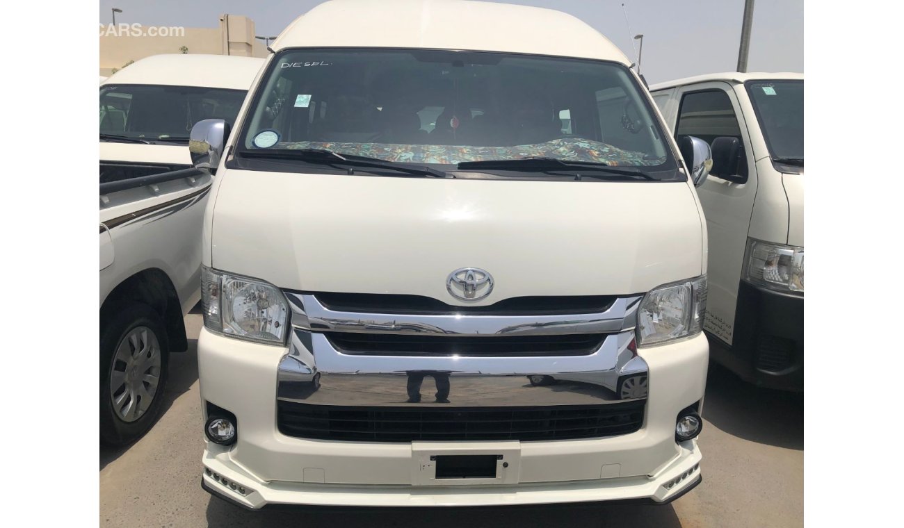 تويوتا هاياس Toyota Hiace Highroof bus 15 seater Diesel,Model:2015. Excellent condition