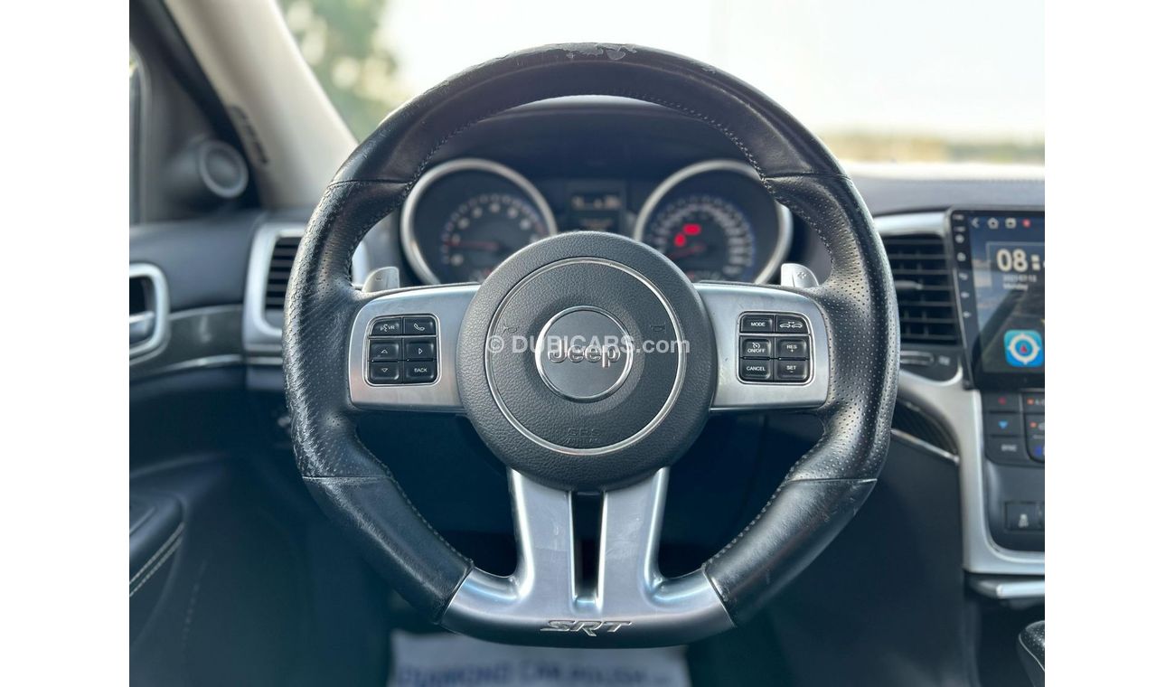 Jeep Grand Cherokee SRT8 Jeep grand cherokee 2013 SRT V8 GCC // orginal paint // Accident Free // Perfect condition