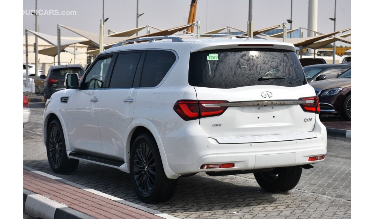 إنفينيتي QX80 الإصدار الأسود 7