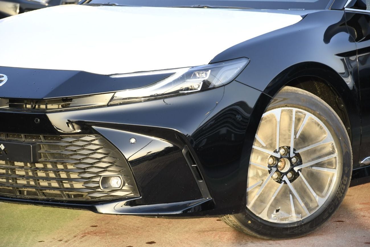 Toyota Camry LE 2.5L HEV GCC ! Panoramic ! Saudi Spec