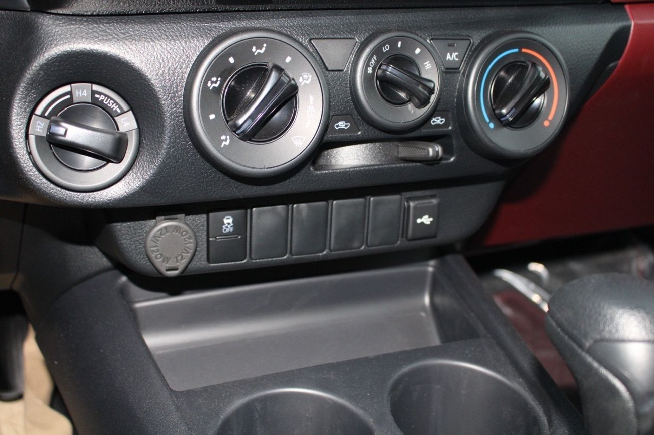 Toyota Hilux DLS 2.7L