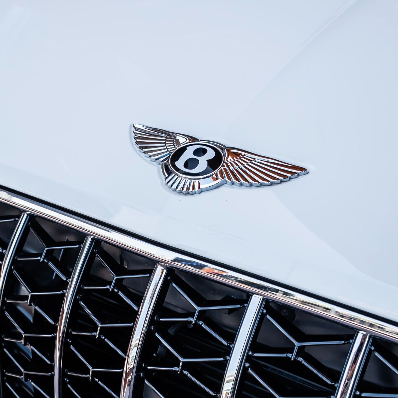 بنتلي كونتيننتال جي تي AZURE 2026 BENTLEY GT V8 DONE ONLY 4000KM
