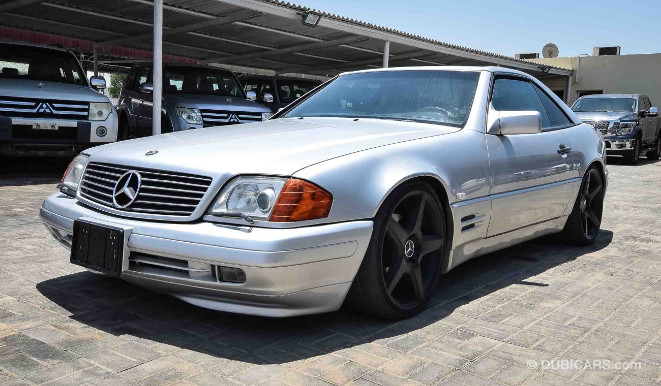 Mercedes-Benz SL 500 - Classic V8 car - perfect condition inside and out