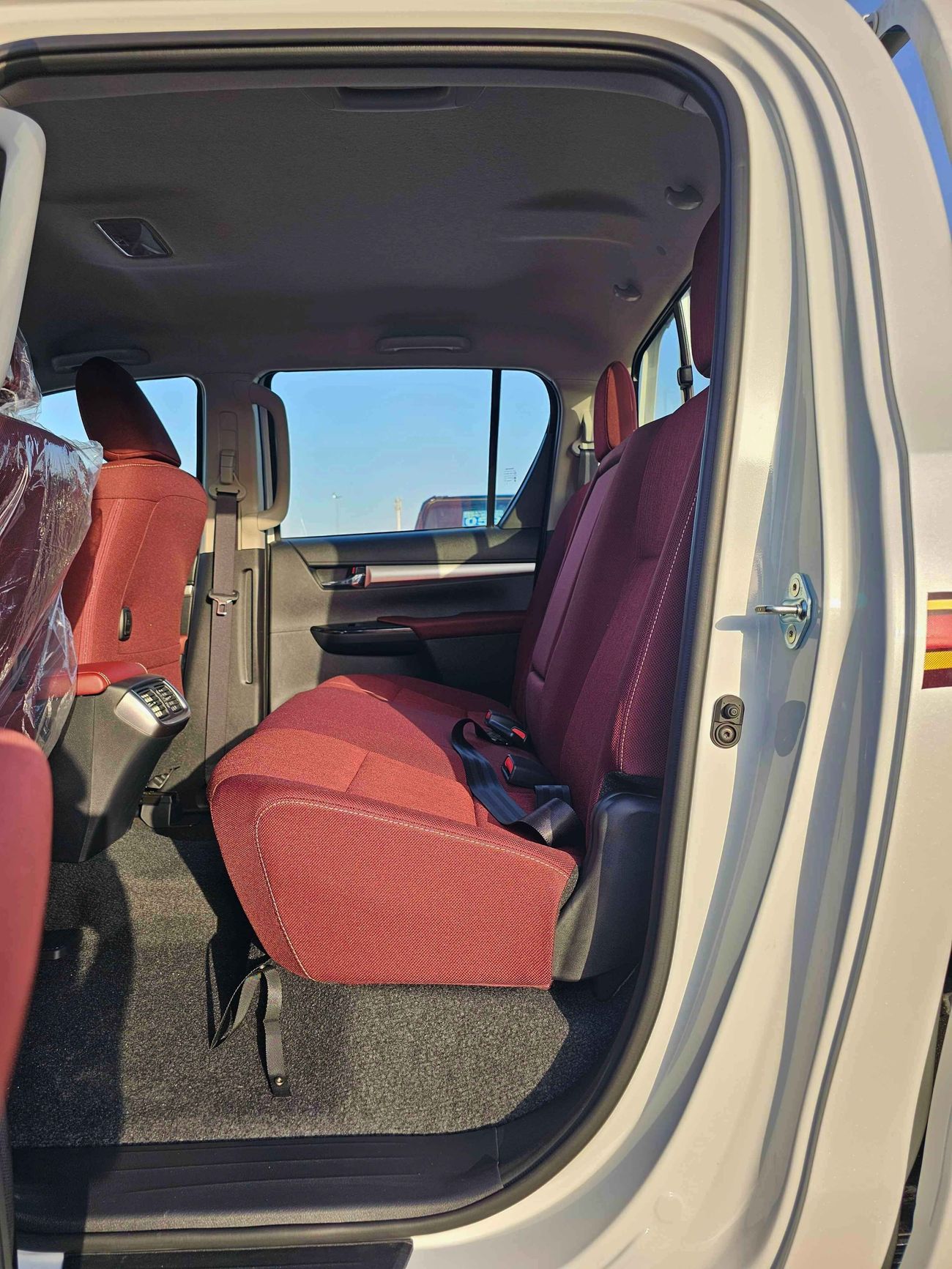 تويوتا هيلوكس GLXS-G SR5 / DOUBLE CABIN / A/T / 2.7L V4 PETROL / 4WD (CODE # GLXS-G)