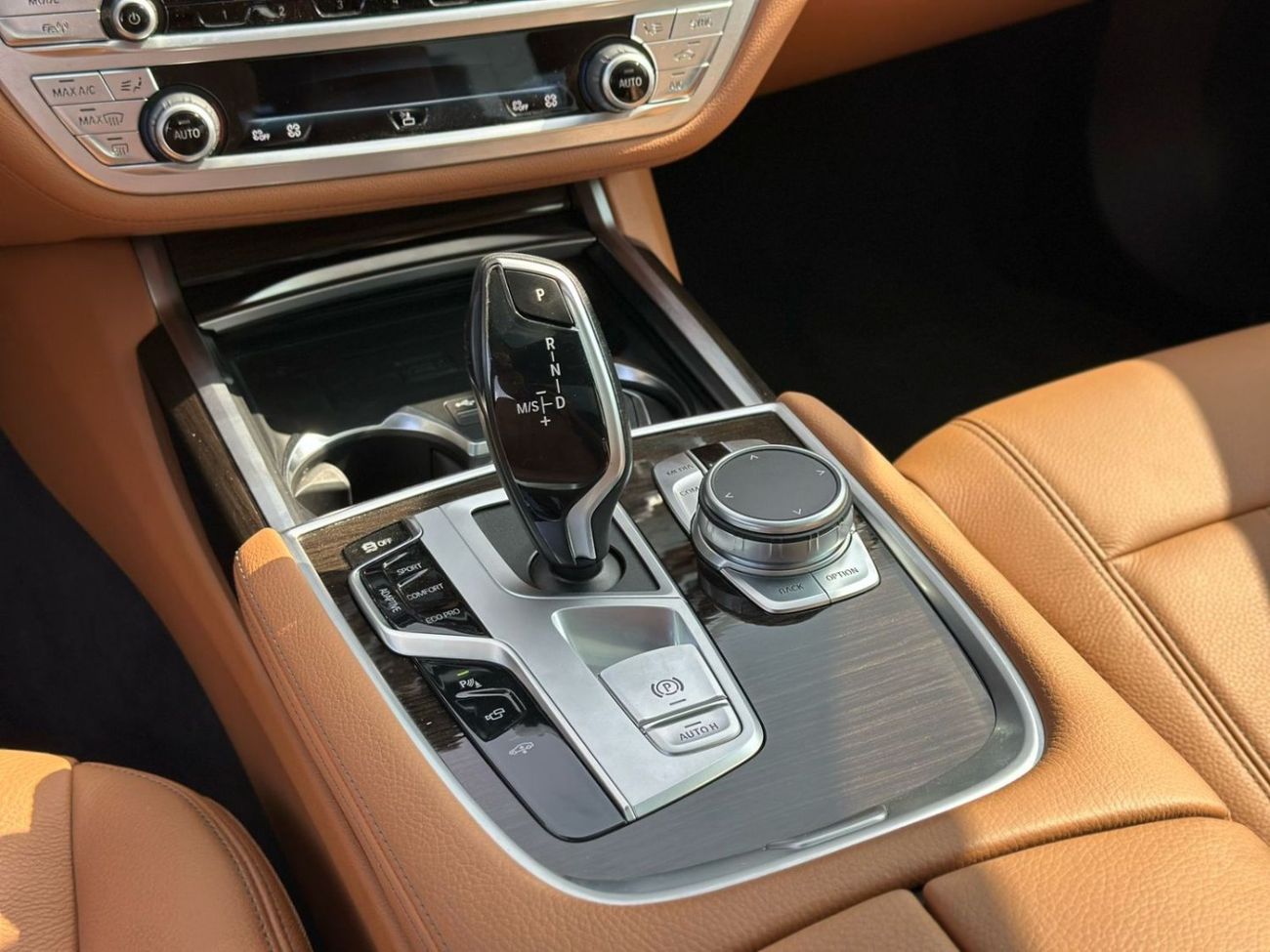 BMW 730Li Luxury 2.0L