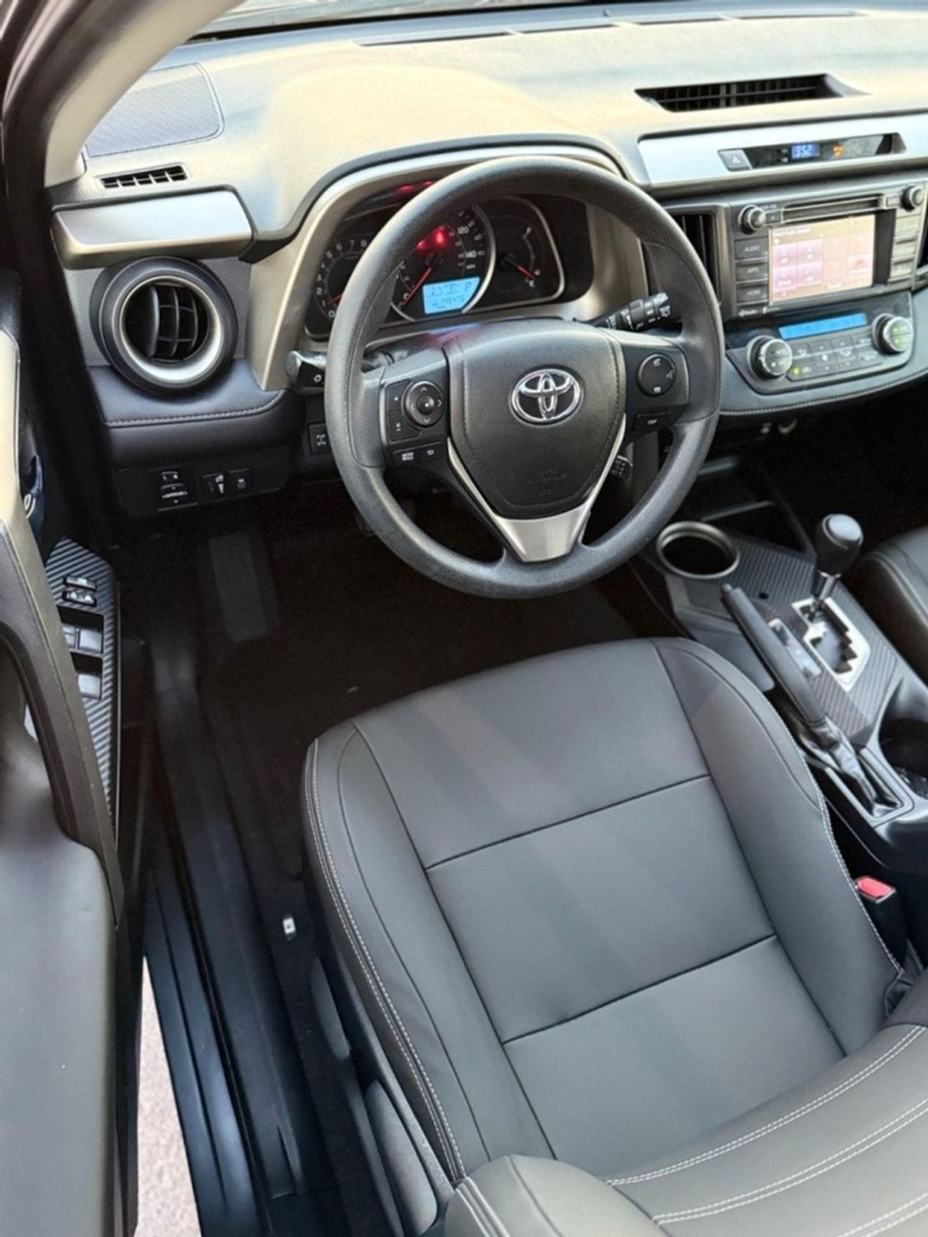 Toyota RAV4 VXR 2.5L XLE Sunroof, leather seats
