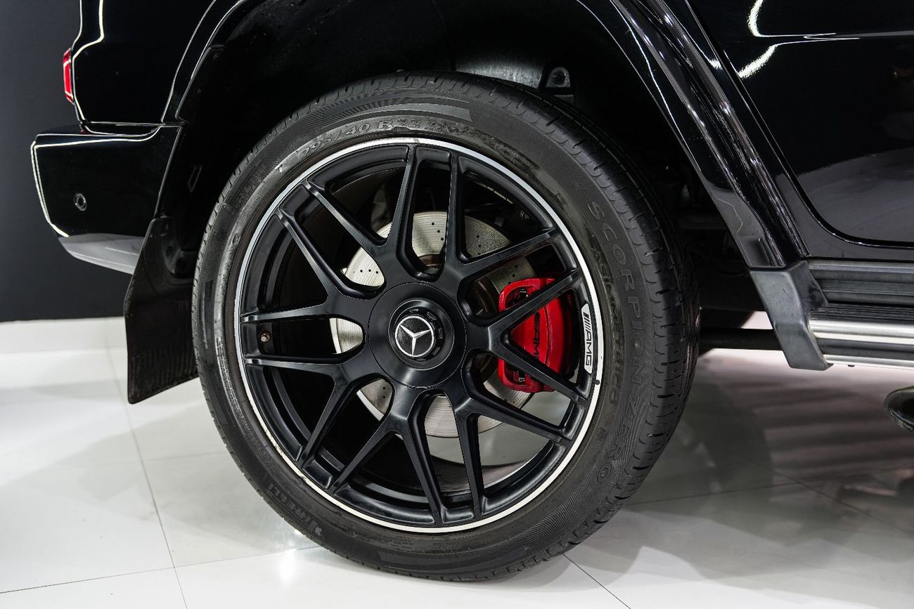 Mercedes-Benz G 63 AMG Night Package, Carbon Fiber Interior, GCC Specs!!