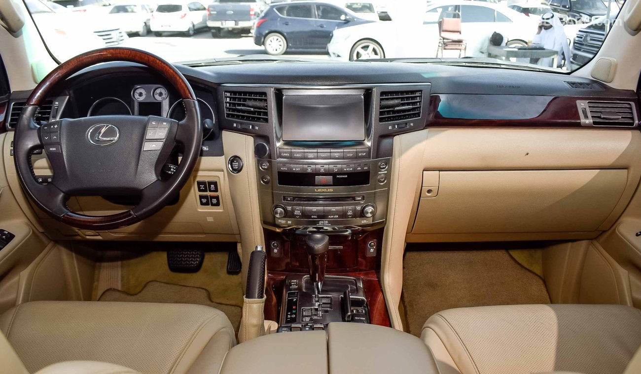 Lexus LX570