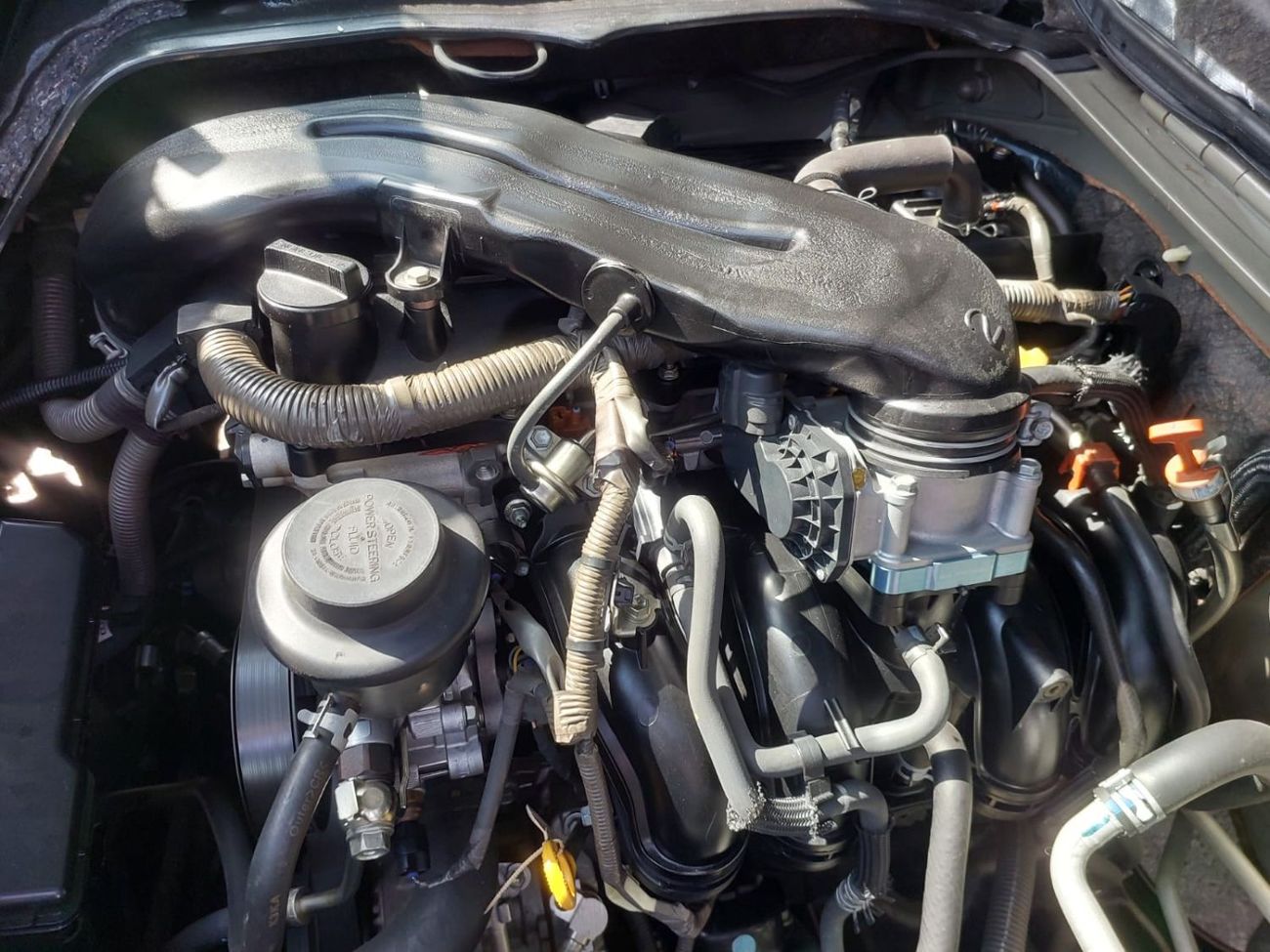 Toyota Hiace TOYOTA HIACE COMMUTER VAN RHD 2013 MODEL 2.7 L PETROL AUTOMATIC(PM17032)