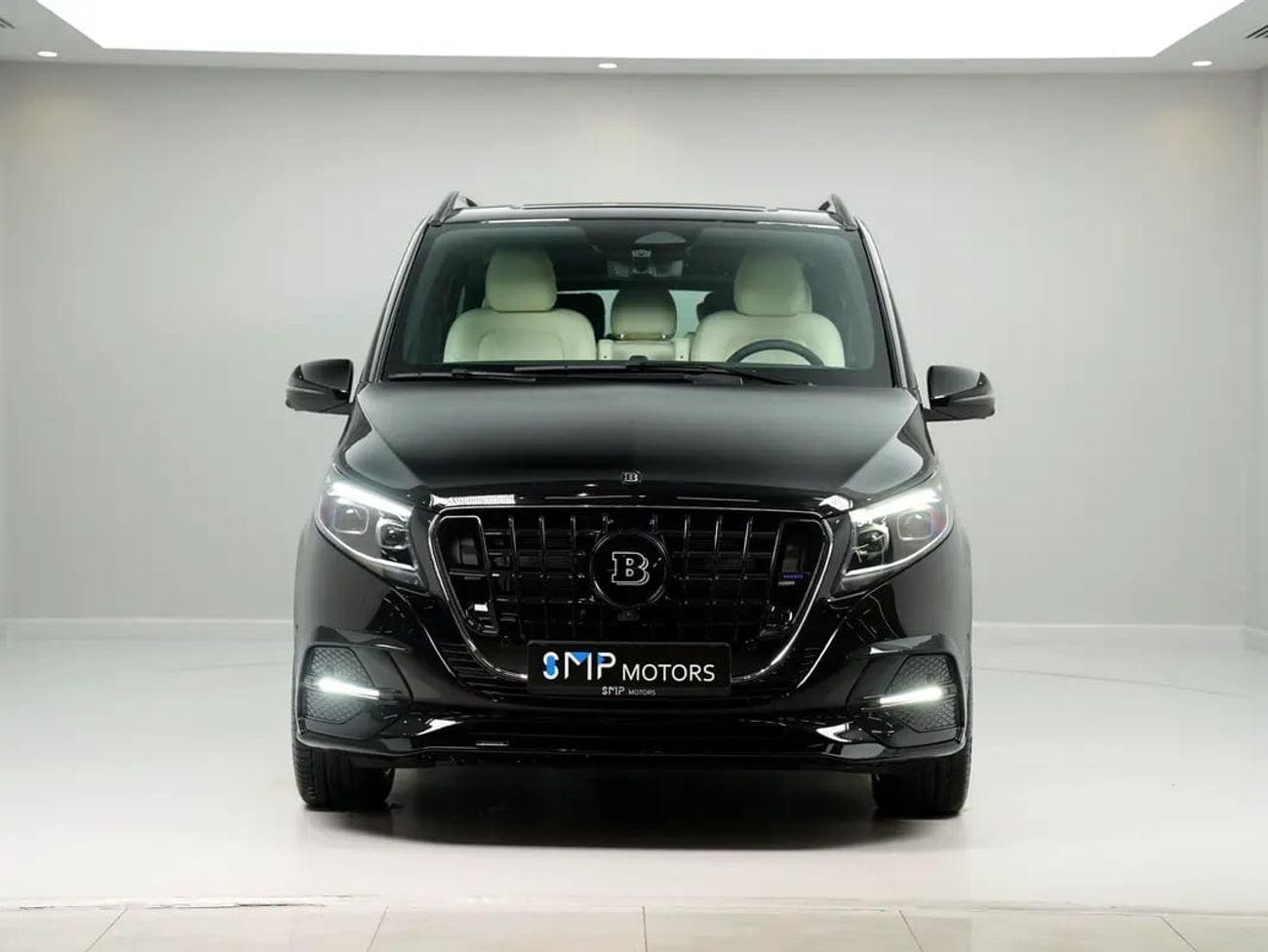 Mercedes Benz V300 AVANTGARDE BRABUS V300 EXTRA-LONG | GCC SPECS | DEALER WARRANTY