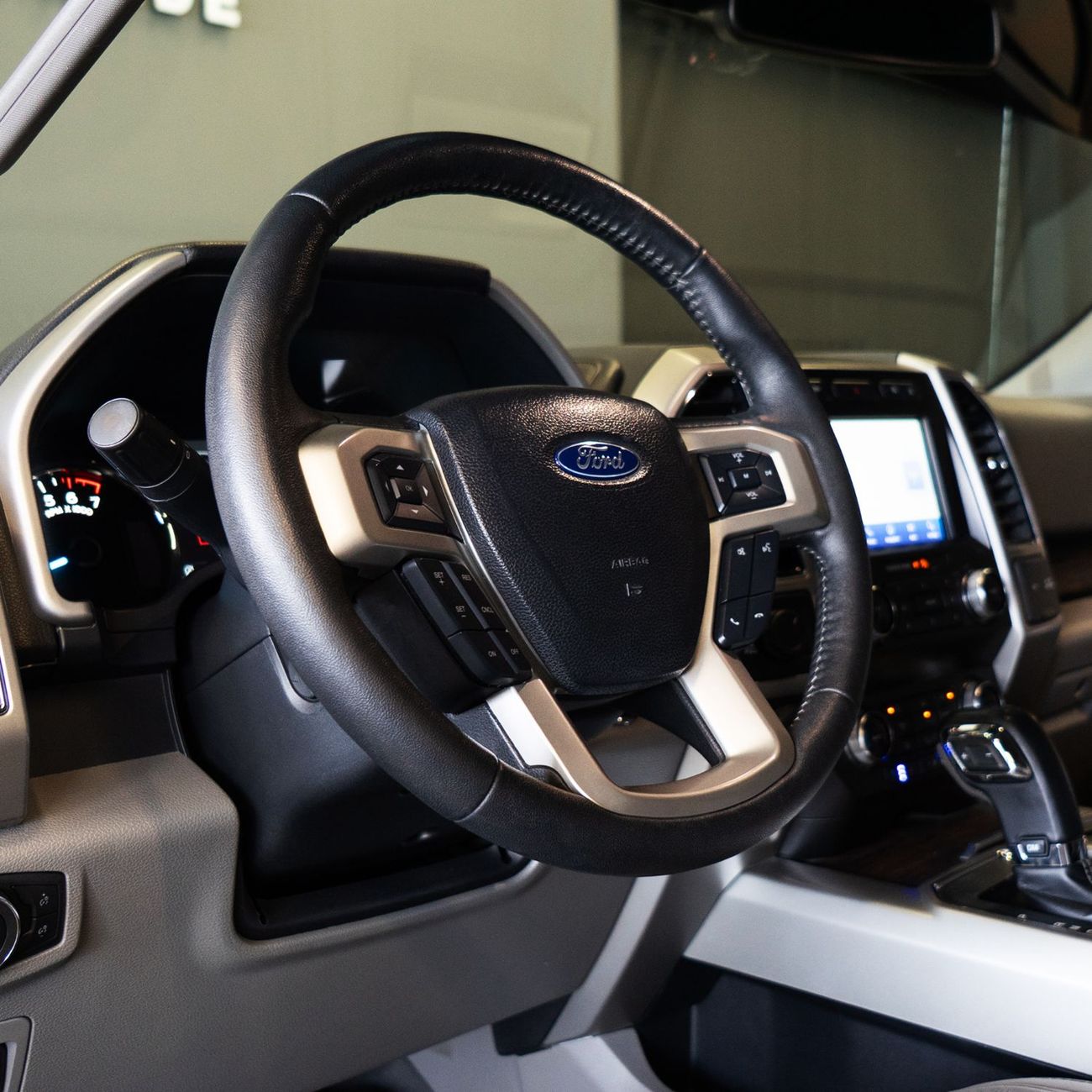 فورد F 150 AED 2,394 pm • 0% Downpayment • Ford F-150 Lariat • 1 Year Warranty