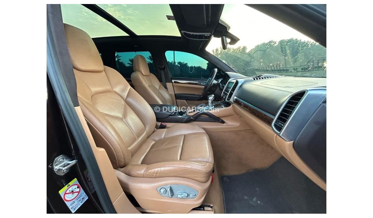 Porsche Cayenne Porsche Cayenne GTS 2014 GCC // orginal paint // perfect condition