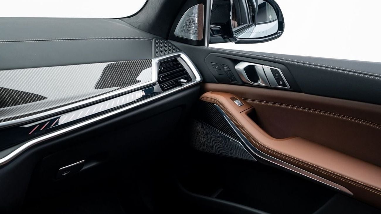 بي أم دبليو X7 M60i - 2025 - GCC - Under Warranty