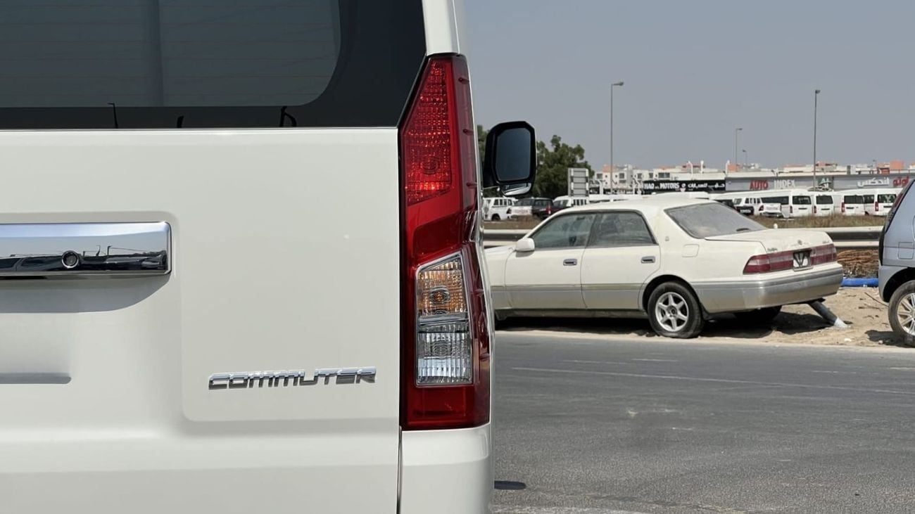 تويوتا هاياس DLS -High Roof Commuter 2.8L M/T