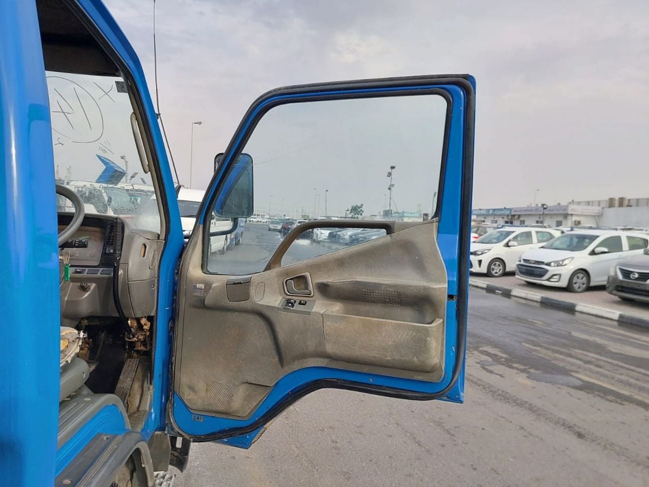 Mitsubishi Fuso Canter (RAMADAN OFFER) MITSUBISHI CANTER TRUCK RHD 1994 MODEL 4.6 L DIESEL MANUAL(PM00885)