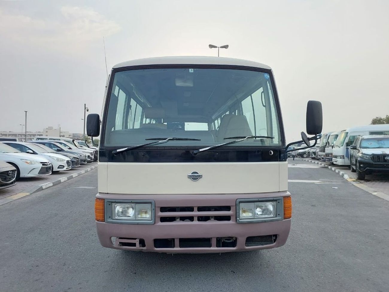 نيسان سيفيليان NISSAN CIVILIAN BUS RHD 1998 MODEL 4.1 L DIESEL AUTOMATIC(PM02455)