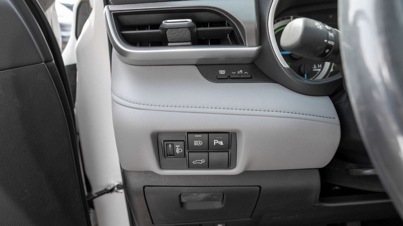 Toyota Highlander 2025 Toyota Highlander GLE 2.5 AT Hybrid (White)