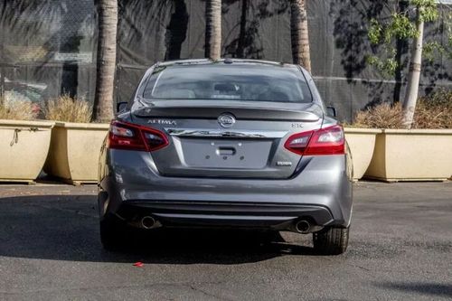 Nissan Altima st