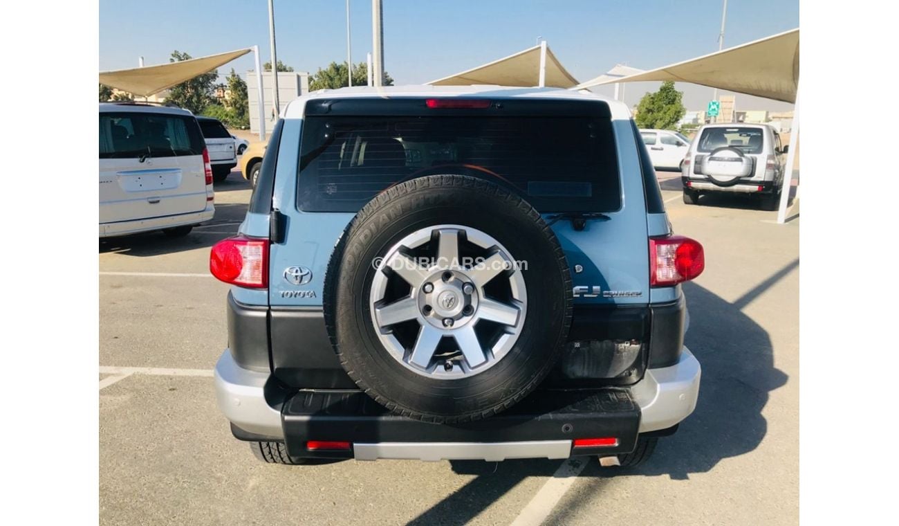 تويوتا إف جي كروزر سياره نظيفه جدا بحاله ممتازه