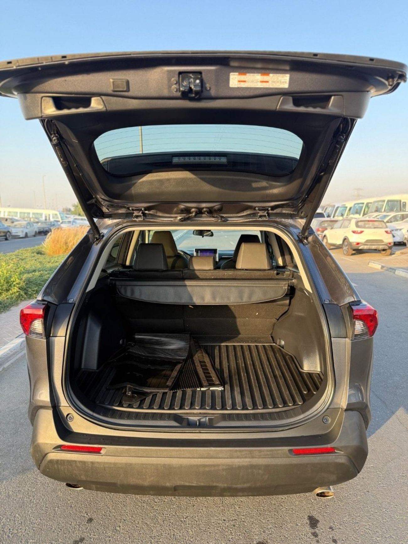 Toyota RAV4 Hybrid XLE premium Sunroof,leather,Push start