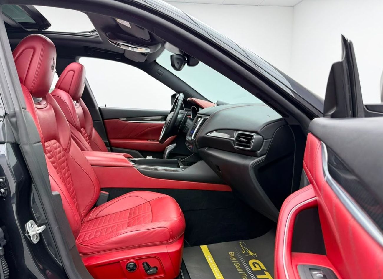 مازيراتي ليفونت TROFEO 2019 Maserati Levante Trofeo, Warranty, Carbon Fiber Interior, Excellent Condition, GCC