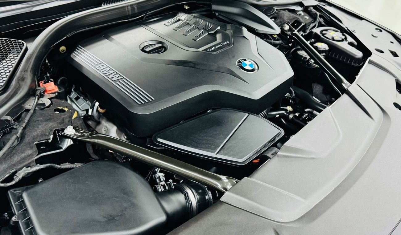 BMW 730Li Exclusive GCC .. FSH .. M kit .. Perfect Condition .. Warranty .