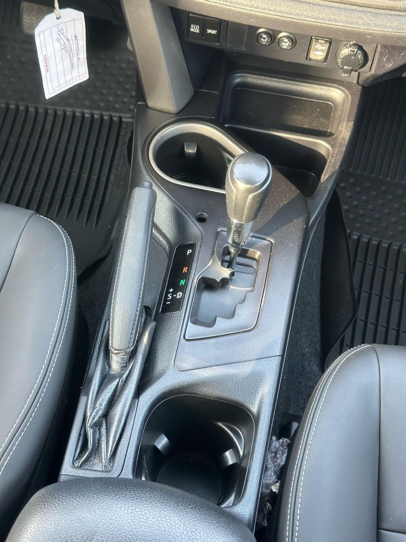 تويوتا راف ٤ 4WD