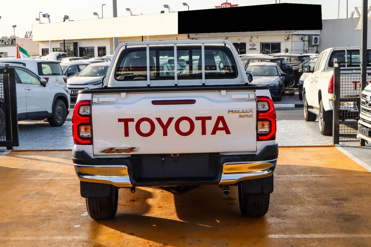 تويوتا هيلوكس Toyota Hilux (TGN126) 2.7L Pick-Up 4WD Double Cab – 2026 Model (A/T, White exterior, Red interior, w