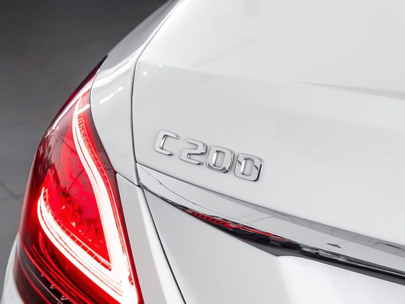 Mercedes-Benz C 200 Premium 2.0L