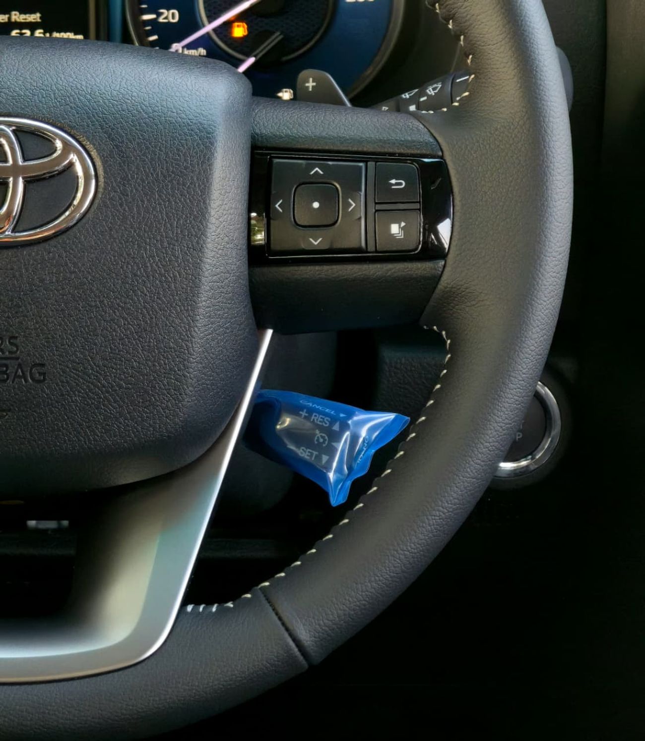 Toyota Fortuner FORTUNER SR5 4.0 - PETROL - 2025 - WHITE INSIDE BLACK - GCC