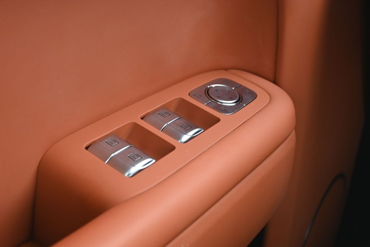 لي اوتو L9 Li L9 Ultra 1.5L Turbo Range Extended EV Model 2024 Color Silver