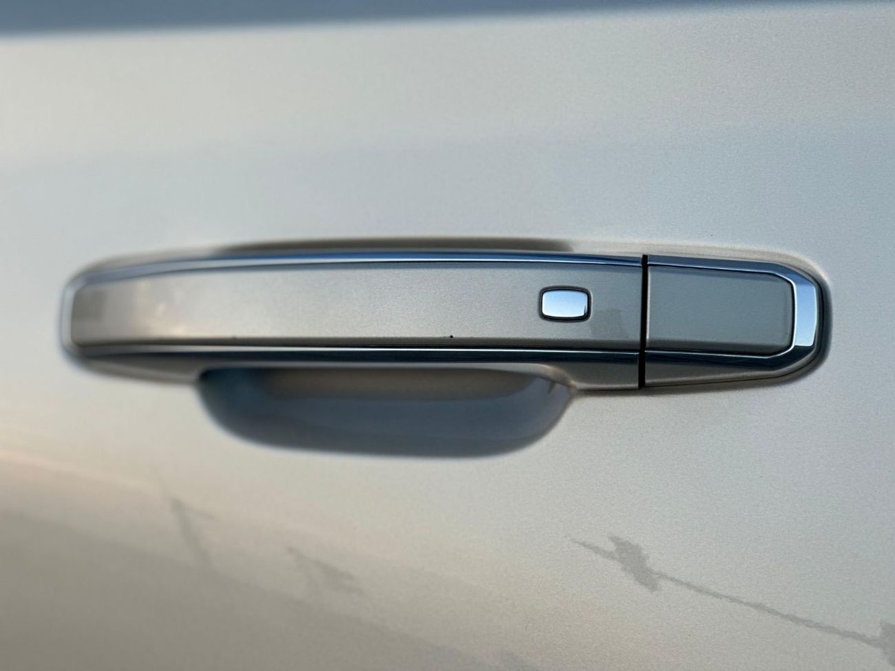 GMC Yukon Denali 6.2L (8 Seater)