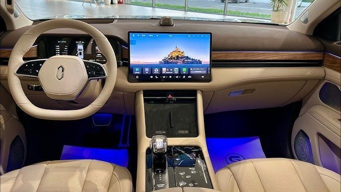 Aito 7 interior - Cockpit