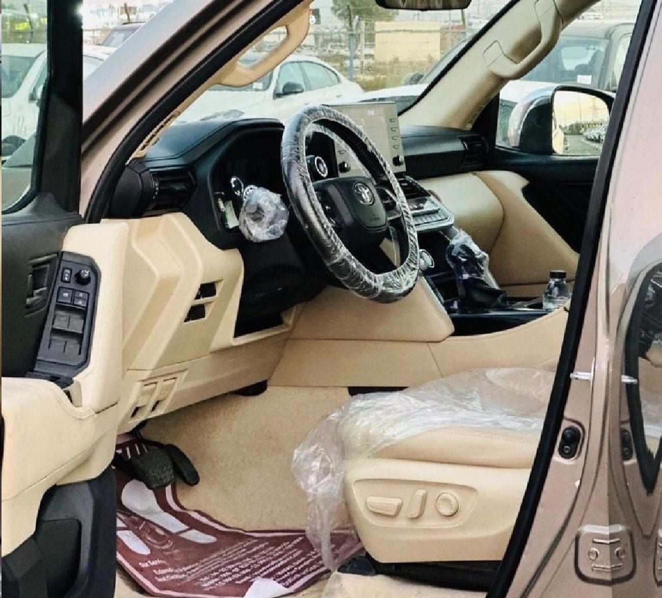 تويوتا لاند كروزر 2023 Model GXR V6 LC300 Full Option Car Very Clean And Perfect Condition